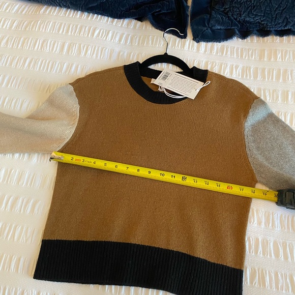 Frame Color Block Crew Sweater - Picture 11 of 12